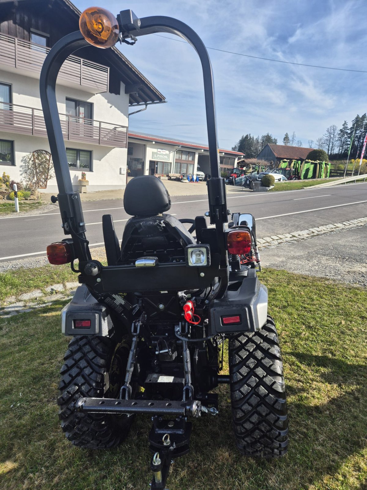 Traktor of the type Solis 26 HST, Neumaschine in Viechtach (Picture 2)