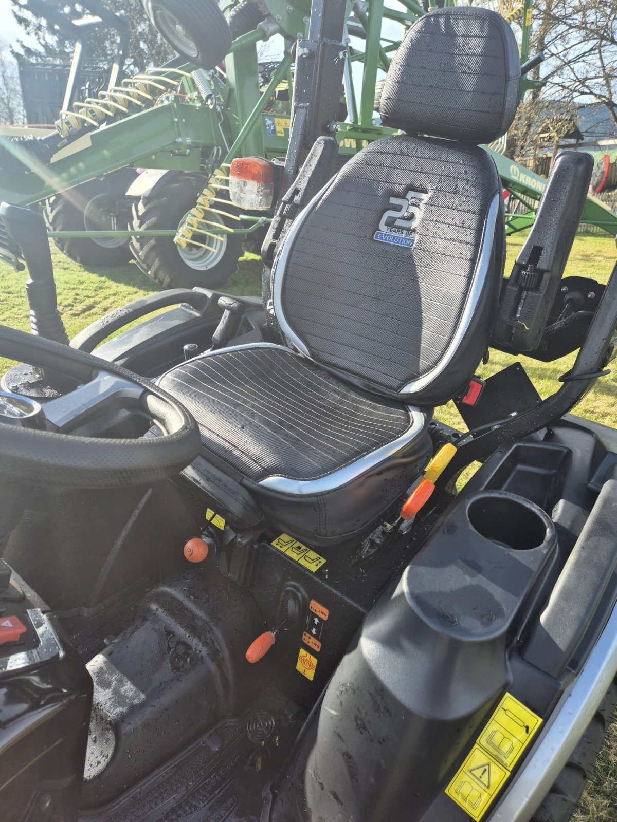 Traktor of the type Solis 26 HST, Neumaschine in Viechtach (Picture 7)