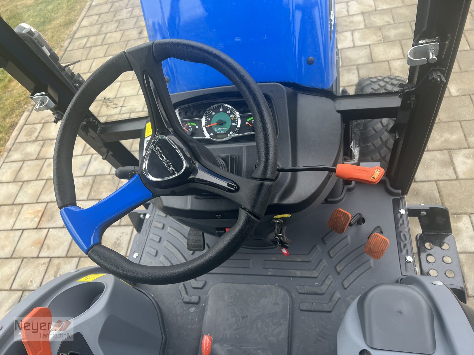 Traktor tipa Solis 26 Hydrostat mit Kabine, Neumaschine u Bad Waldsee Mennisweiler (Slika 11)