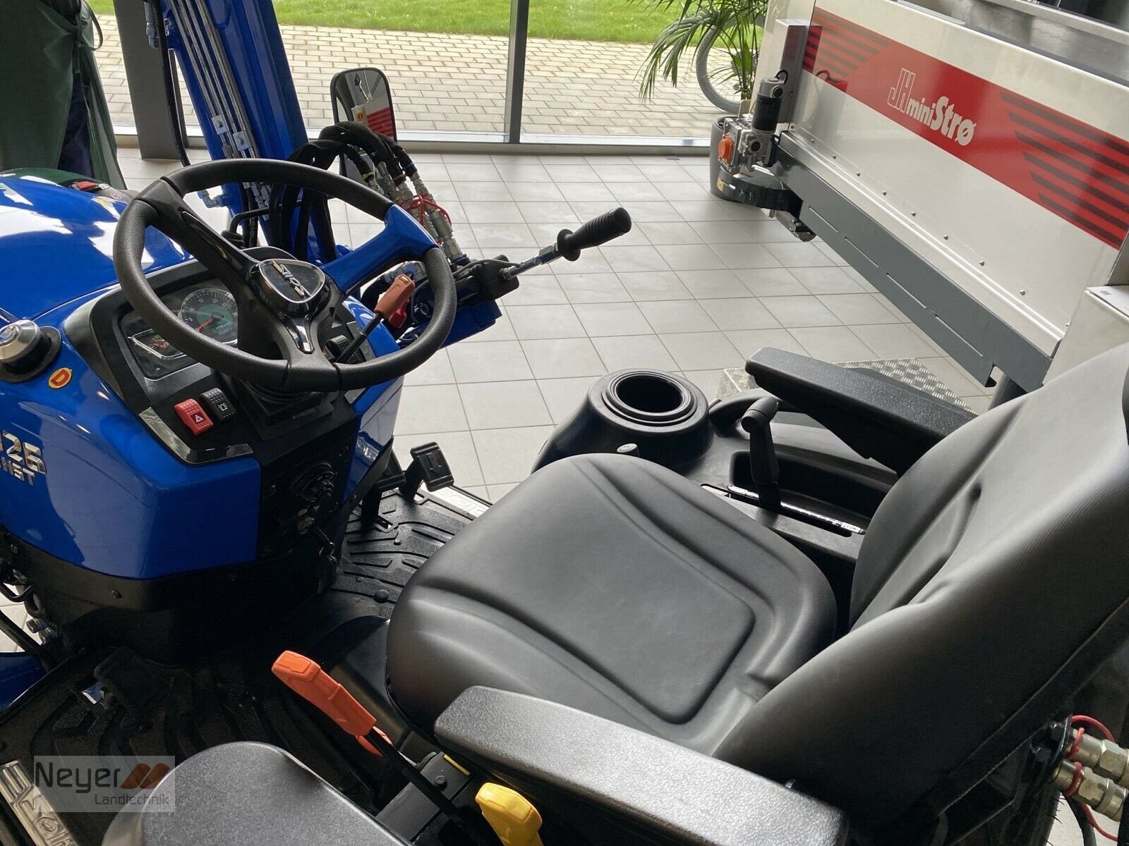 Traktor des Typs Solis 26 Hydrostat, Neumaschine in Bad Waldsee Mennisweiler (Bild 7)