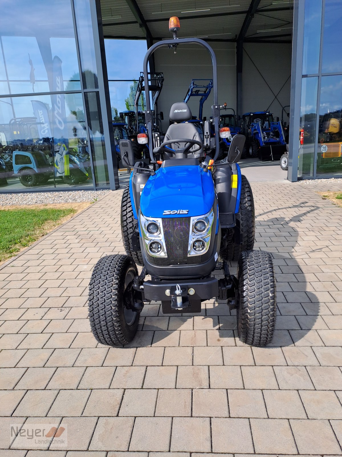 Traktor des Typs Solis 26 Hydrostat, Neumaschine in Bad Waldsee Mennisweiler (Bild 2)