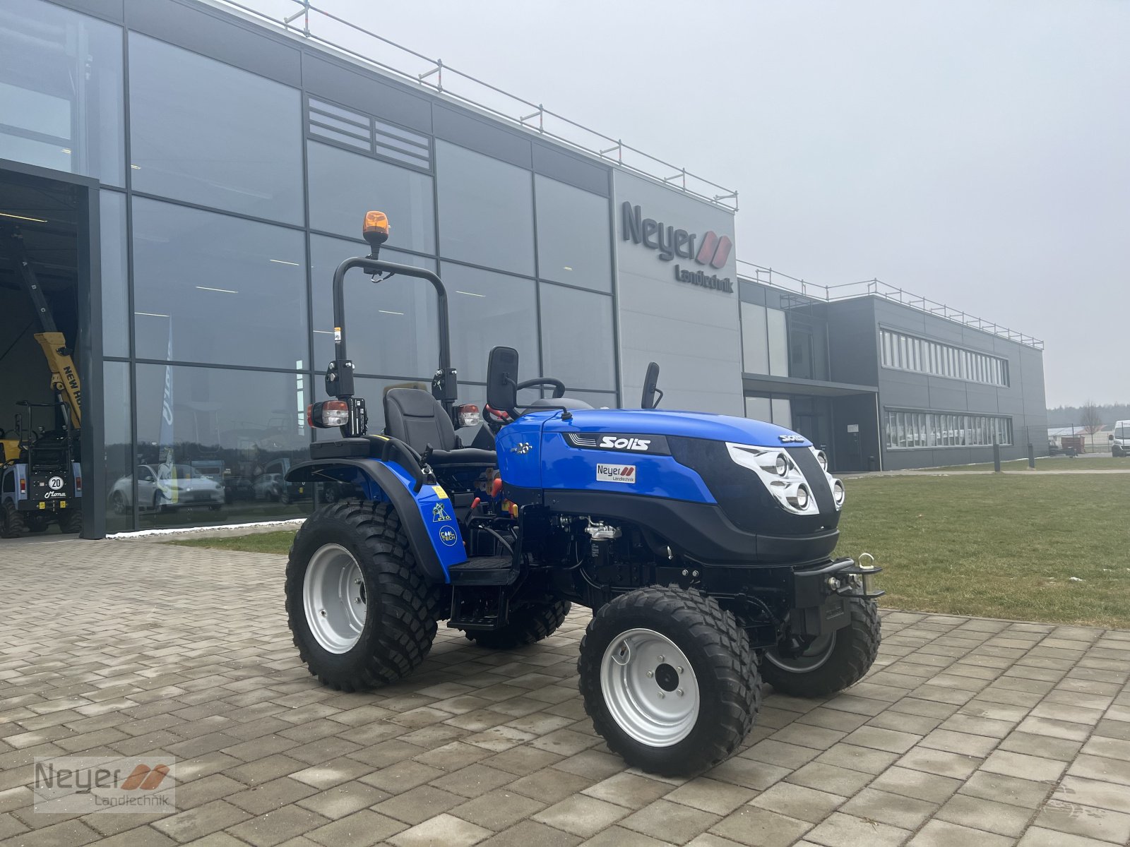 Traktor des Typs Solis 26 manuell, Neumaschine in Bad Waldsee Mennisweiler (Bild 9)
