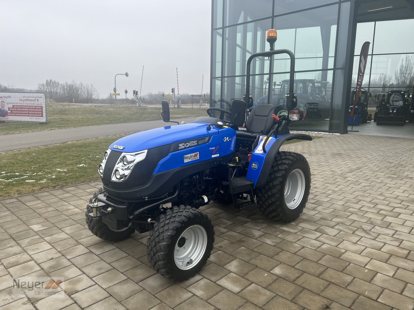 Traktor des Typs Solis 26 manuell, Neumaschine in Bad Waldsee Mennisweiler (Bild 11)