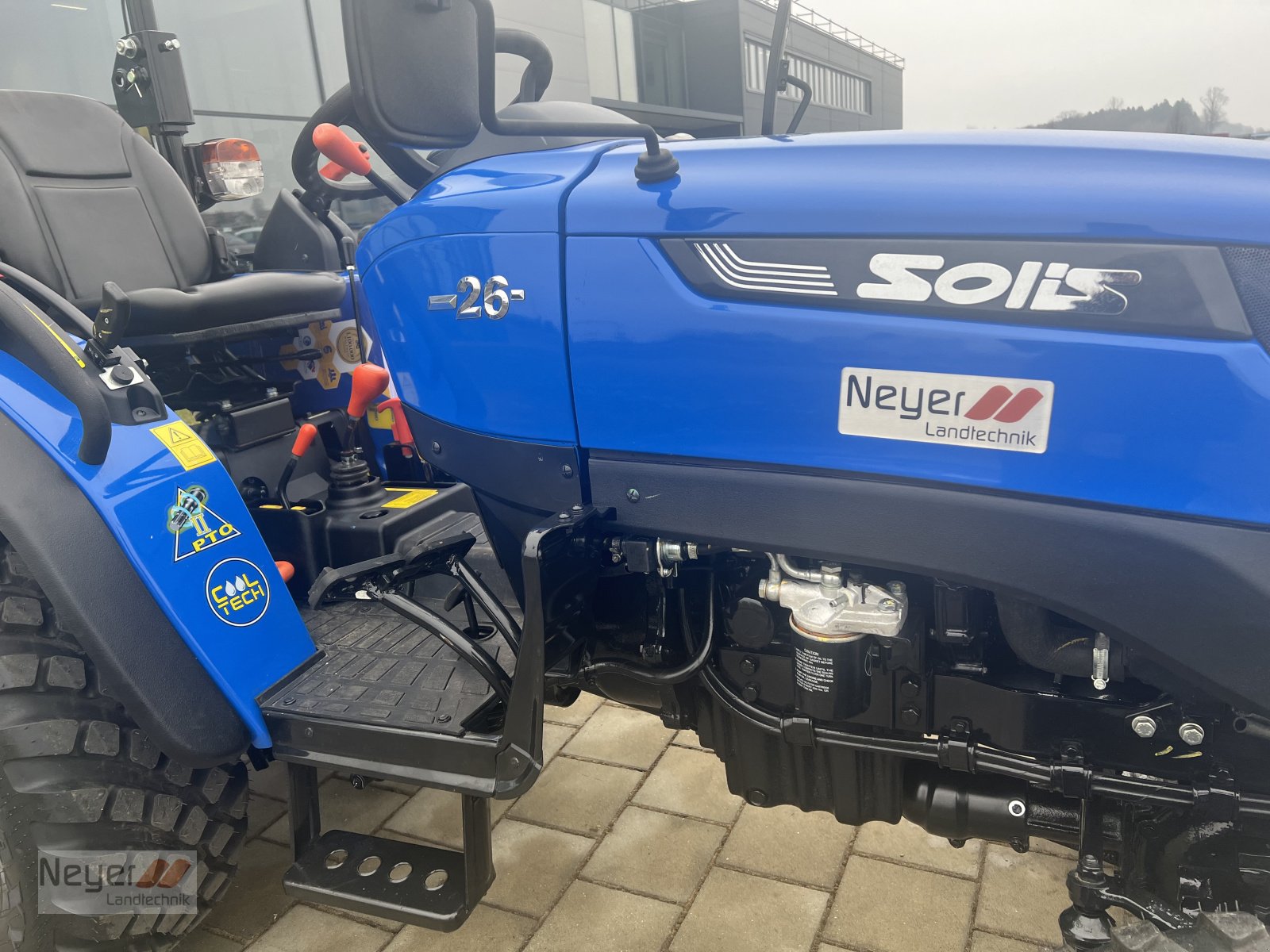 Traktor des Typs Solis 26 manuell, Neumaschine in Bad Waldsee Mennisweiler (Bild 12)