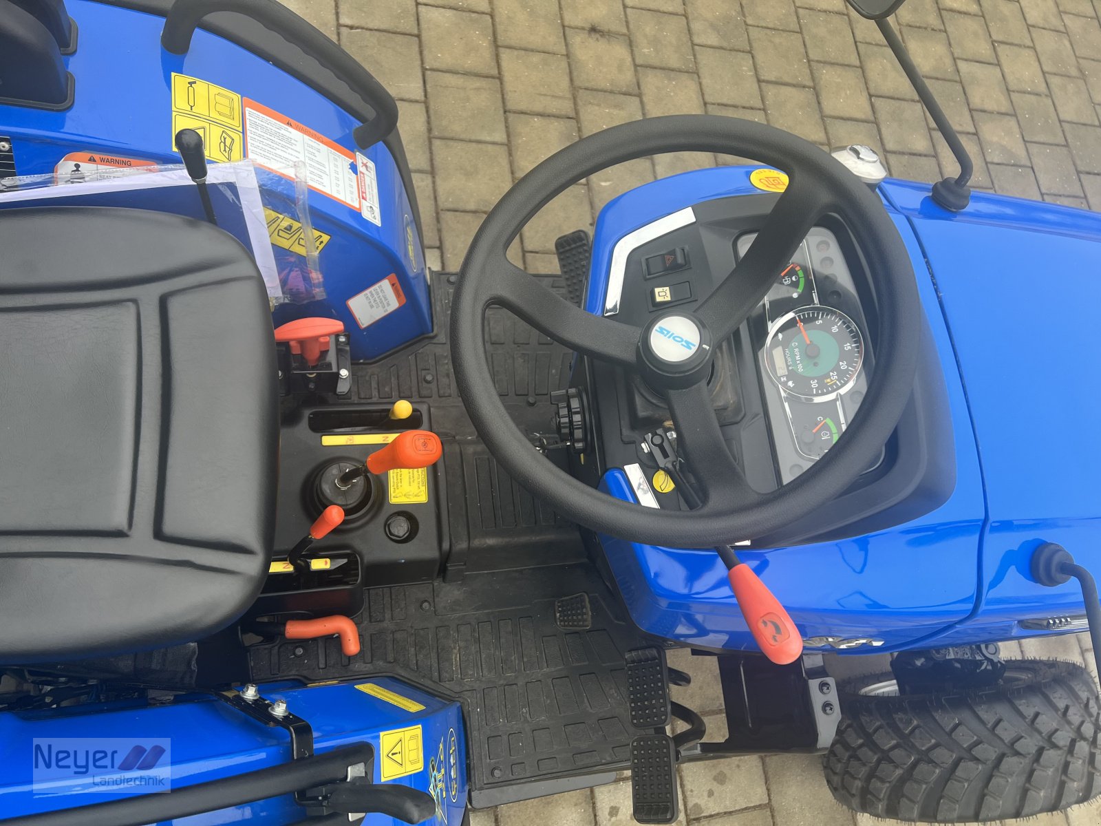 Traktor des Typs Solis 26 manuell, Neumaschine in Bad Waldsee Mennisweiler (Bild 13)