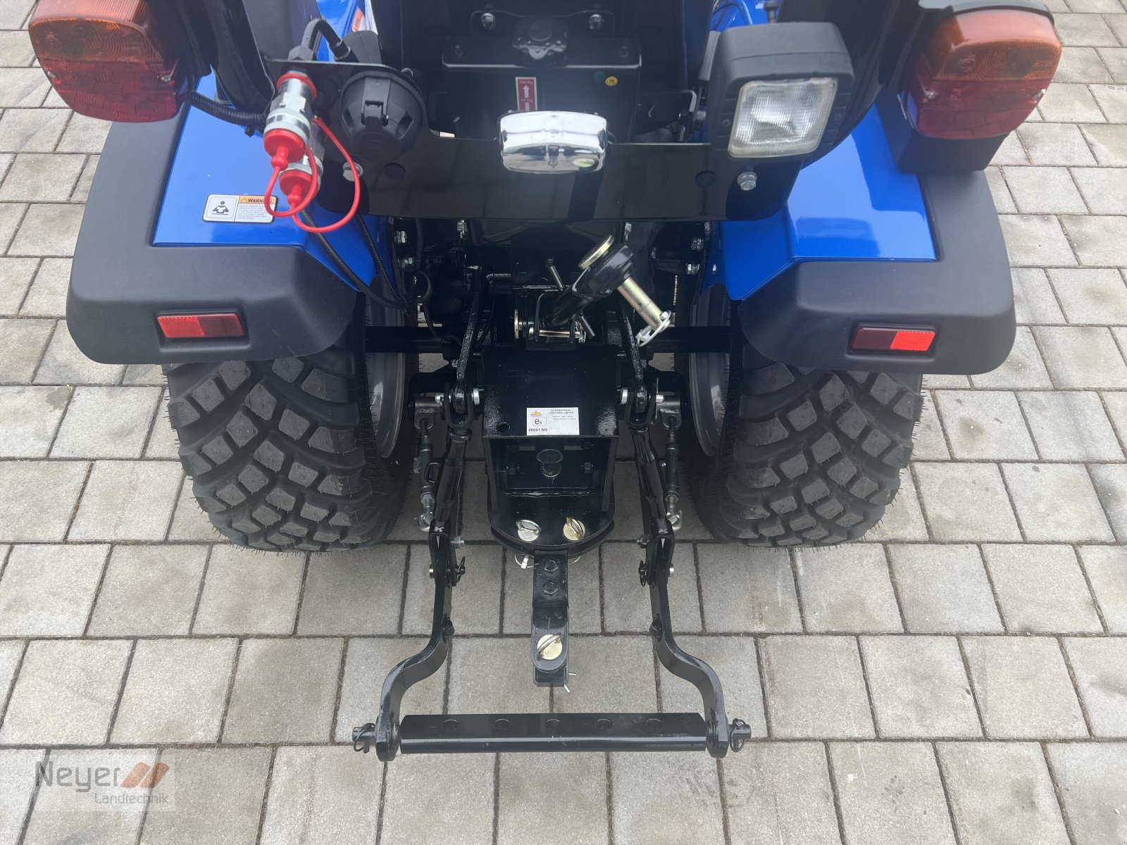 Traktor des Typs Solis 26 manuell, Neumaschine in Bad Waldsee Mennisweiler (Bild 16)