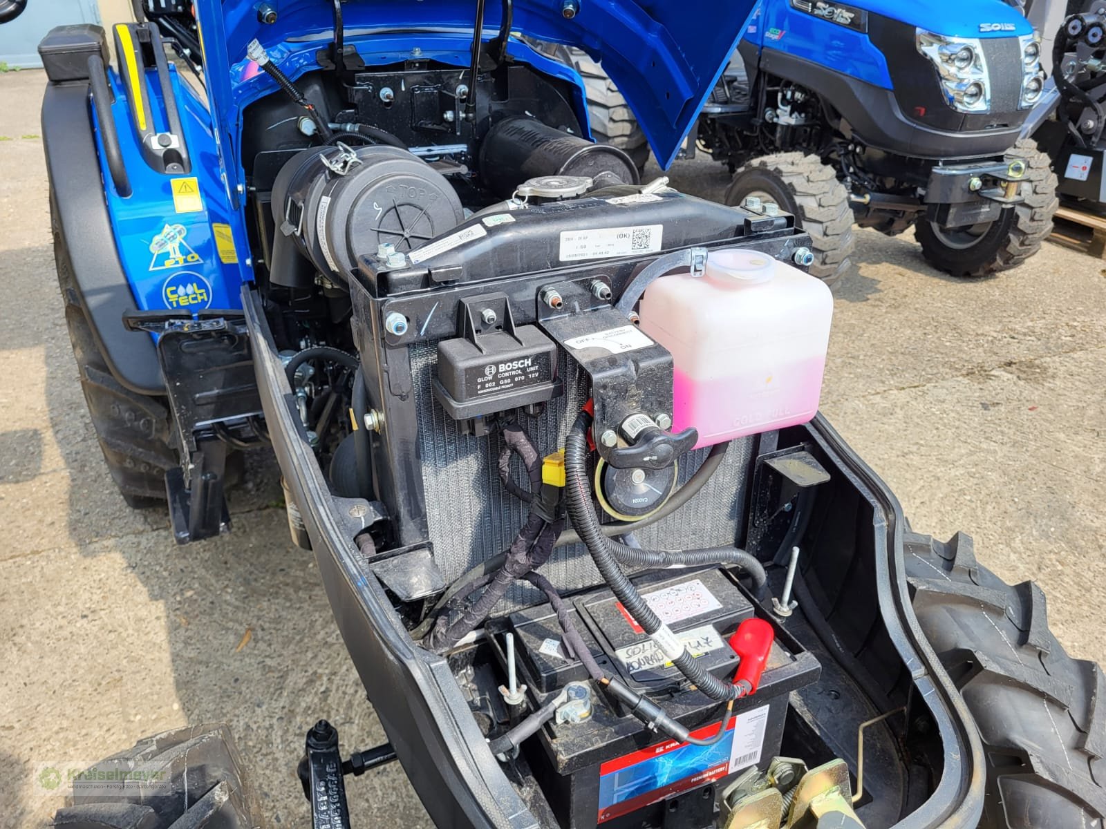 Traktor типа Solis 26 + Sonnendach + Radial AS-Reifen + Straßenzulassung NEU Allrad, Neumaschine в Feuchtwangen (Фотография 8)