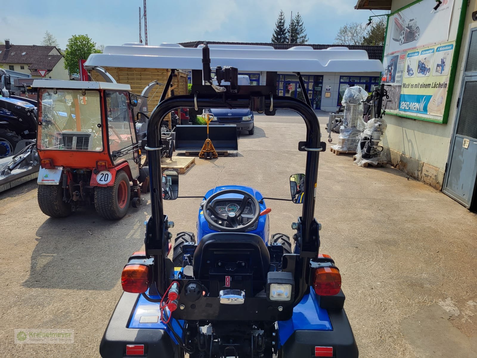 Traktor типа Solis 26 + Sonnendach + Radial AS-Reifen + Straßenzulassung NEU Allrad, Neumaschine в Feuchtwangen (Фотография 12)