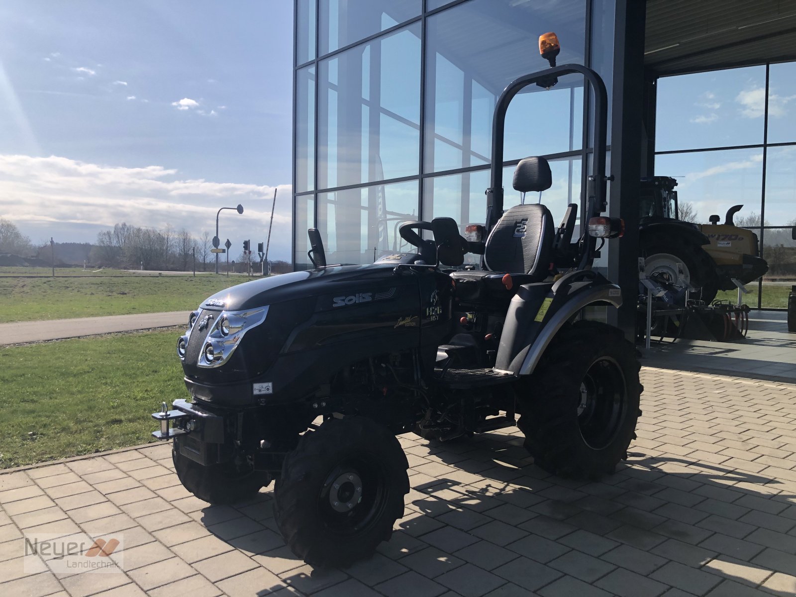 Traktor of the type Solis 26, Neumaschine in Bad Waldsee Mennisweiler (Picture 5)