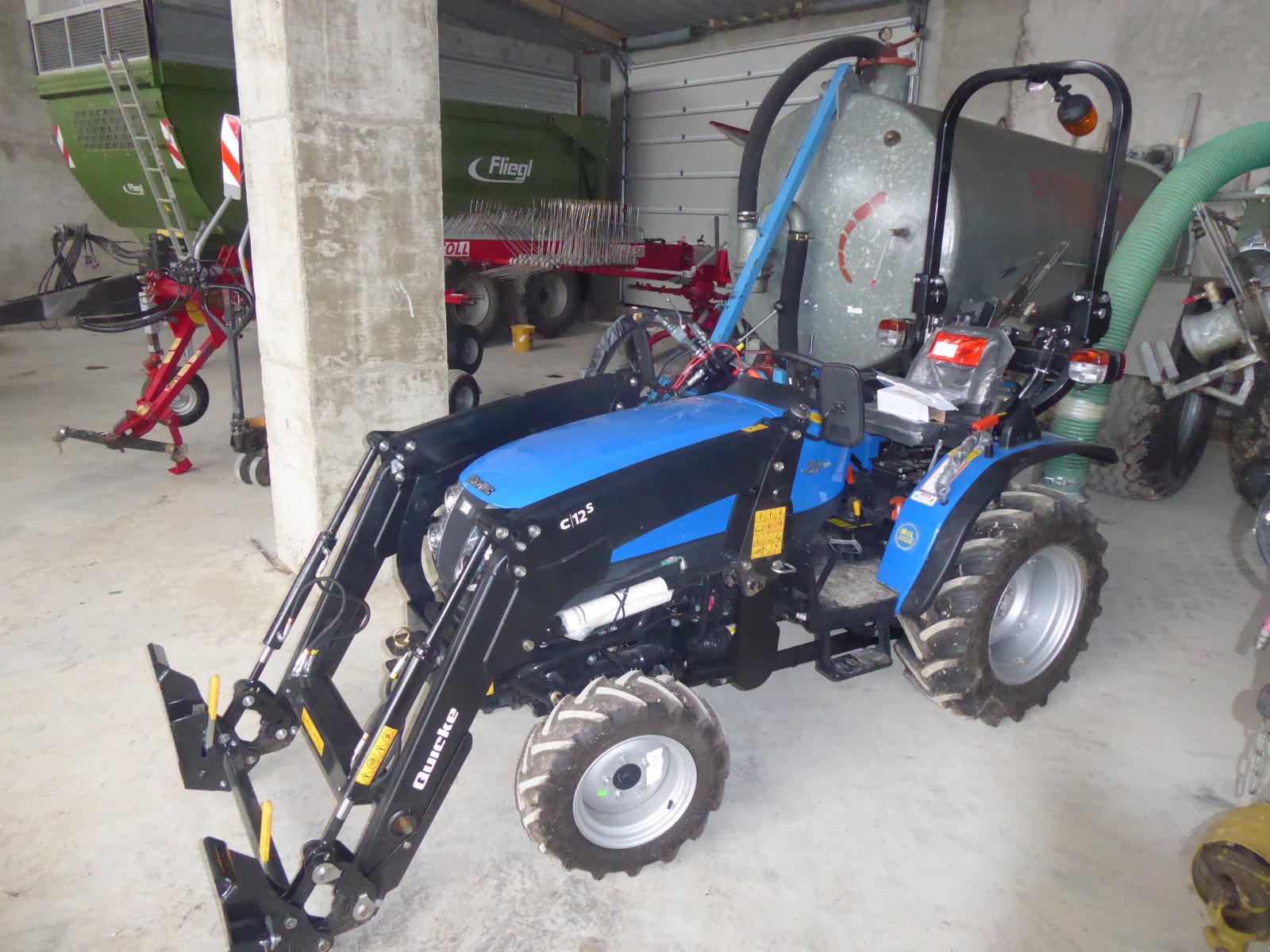 Traktor of the type Solis 26, Neumaschine in Marxheim (Picture 1)