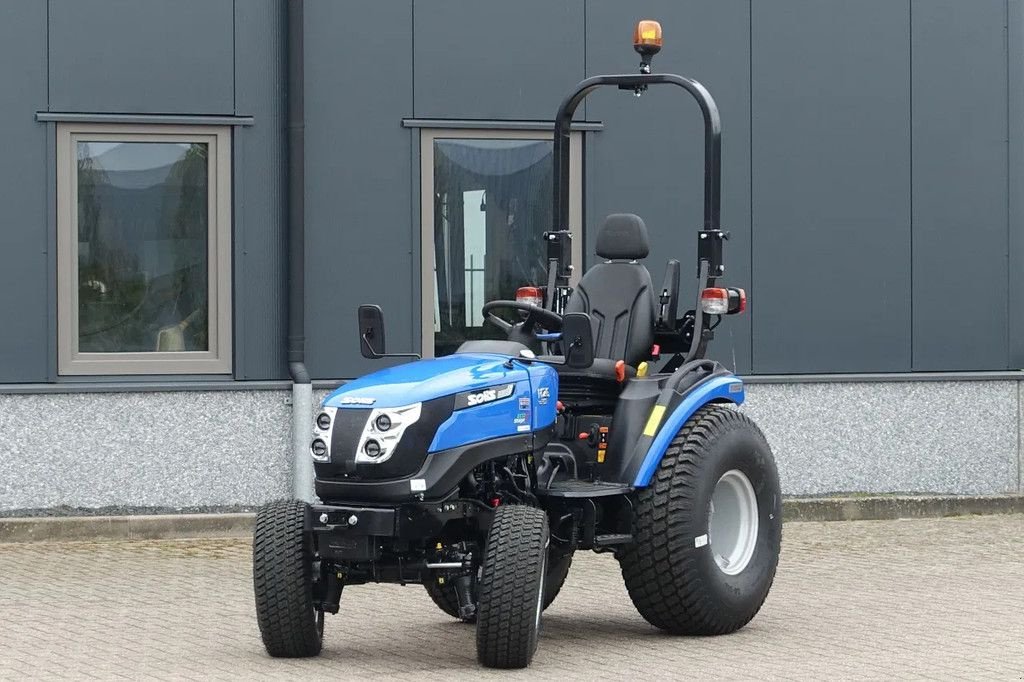 Traktor des Typs Solis 26H 4wd HST / 0002 Draaiuren / Hoge Gazonbanden, Gebrauchtmaschine in Swifterband (Bild 1)