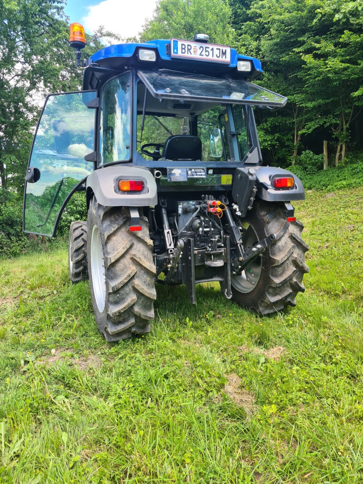 Traktor des Typs Solis 50 Stage, Gebrauchtmaschine in Hochburg-Ach (Bild 2)