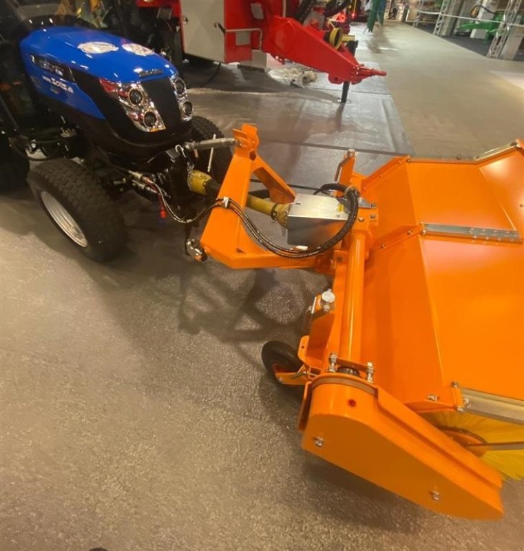 Traktor tipa Solis H26 HST SnowEdition med Thyregod TK 1600 kost på, Gebrauchtmaschine u Lintrup (Slika 4)