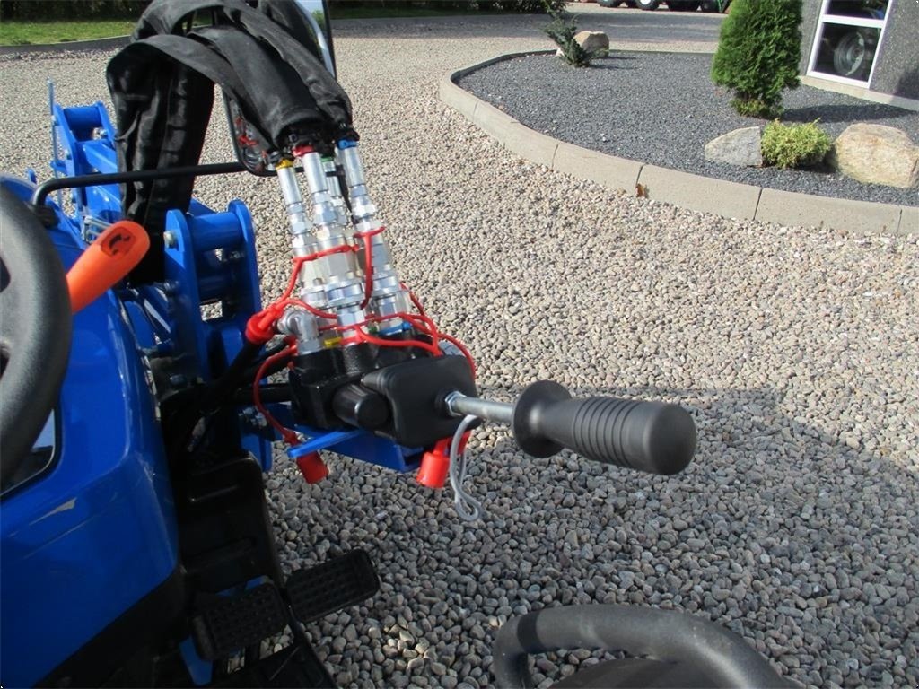 Traktor of the type Solis S26 6+2 gearmaskine med Fuldhydraulisk frontlæsser, Gebrauchtmaschine in Lintrup (Picture 17)