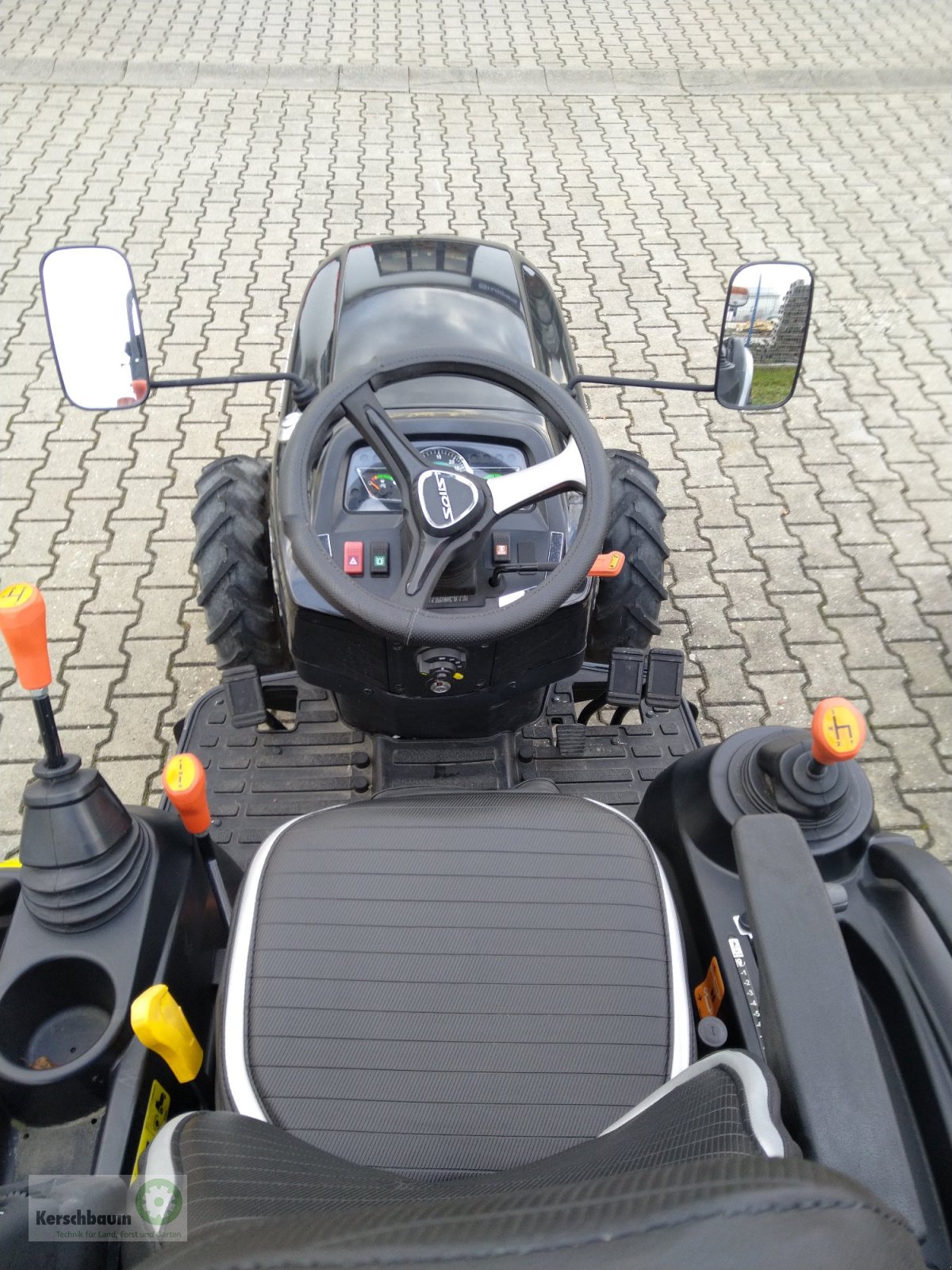 Traktor του τύπου Solis S26 9+9 Panther, Neumaschine σε Adelsdorf (Φωτογραφία 9)