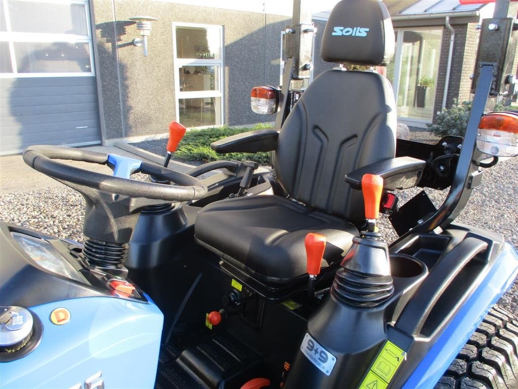 Traktor Türe ait Solis S26 Shuttle XL 9+9 med store brede Turf hjul på til prisen!, Gebrauchtmaschine içinde Lintrup (resim 17)