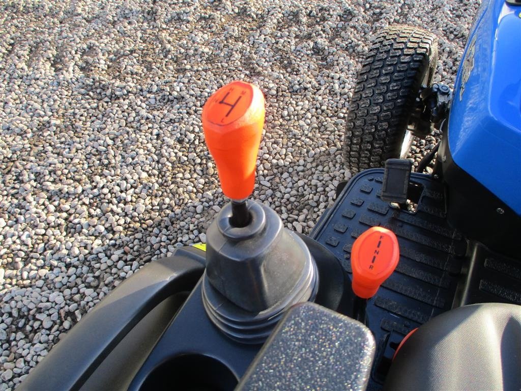 Traktor Türe ait Solis S26 Shuttle XL 9+9 med store brede Turf hjul på til prisen!, Gebrauchtmaschine içinde Lintrup (resim 9)