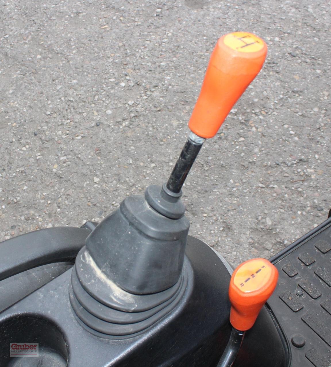 Traktor a típus Solis Solis 26 9+9 Panther, Neumaschine ekkor: Leipzig OT Engelsdorf (Kép 8)