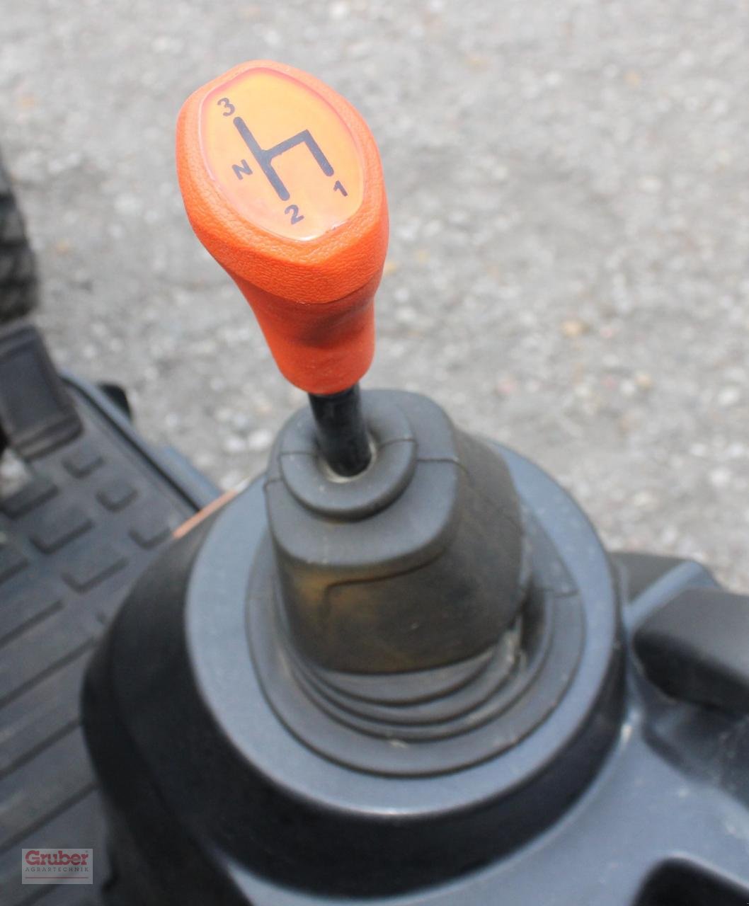 Traktor a típus Solis Solis 26 9+9 Panther, Neumaschine ekkor: Leipzig OT Engelsdorf (Kép 9)