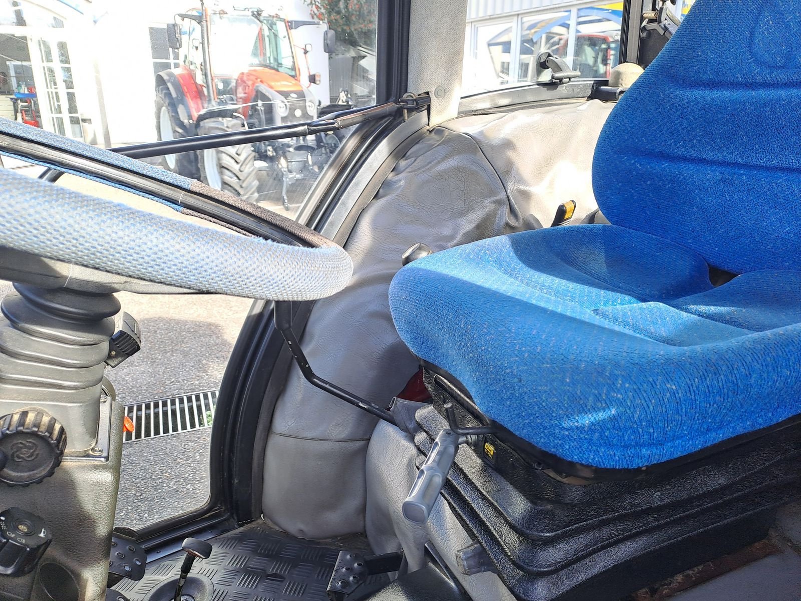 Traktor типа Sonstige 1258 A Pro, Gebrauchtmaschine в Burgkirchen (Фотография 12)