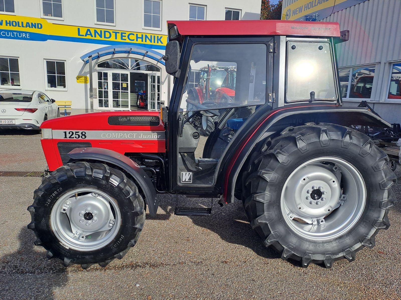 Traktor типа Sonstige 1258 A Pro, Gebrauchtmaschine в Burgkirchen (Фотография 11)
