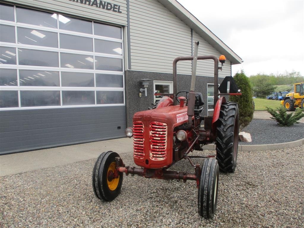 Traktor of the type Sonstige 452 Med styrtbøjle, Gebrauchtmaschine in Lintrup (Picture 2)