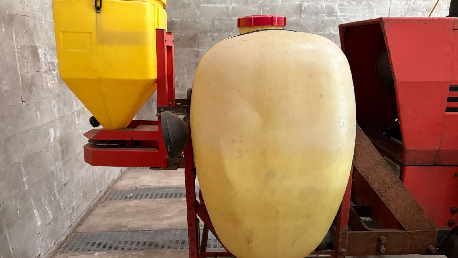 Traktor of the type Sonstige 900 de-luxe Incl. Danfoil 12 meter sprøjte & fronttank, Gebrauchtmaschine in Gjerlev J. (Picture 13)