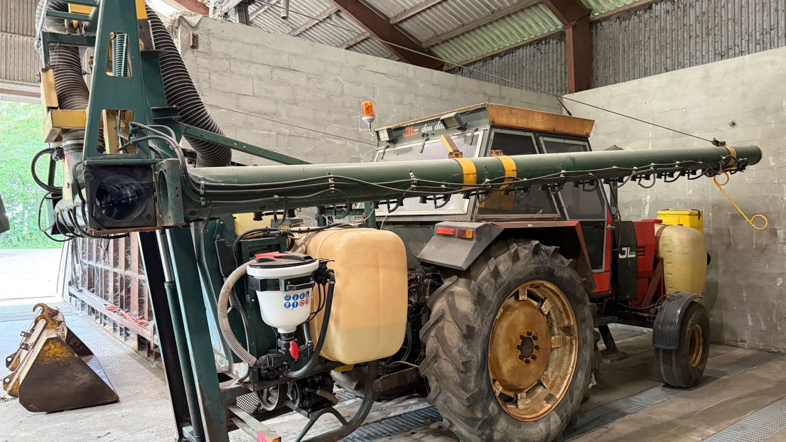 Traktor of the type Sonstige 900 de-luxe Incl. Danfoil 12 meter sprøjte & fronttank, Gebrauchtmaschine in Gjerlev J. (Picture 4)