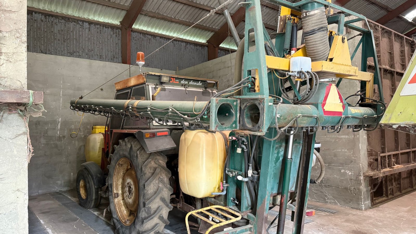 Traktor Türe ait Sonstige 900 de-luxe Incl. Danfoil 12 meter sprøjte & fronttank, Gebrauchtmaschine içinde Gjerlev J. (resim 5)