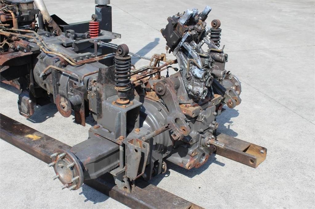 Traktor Türe ait Sonstige Claas Arion Series 6 cyl., Gebrauchtmaschine içinde Bant (resim 3)