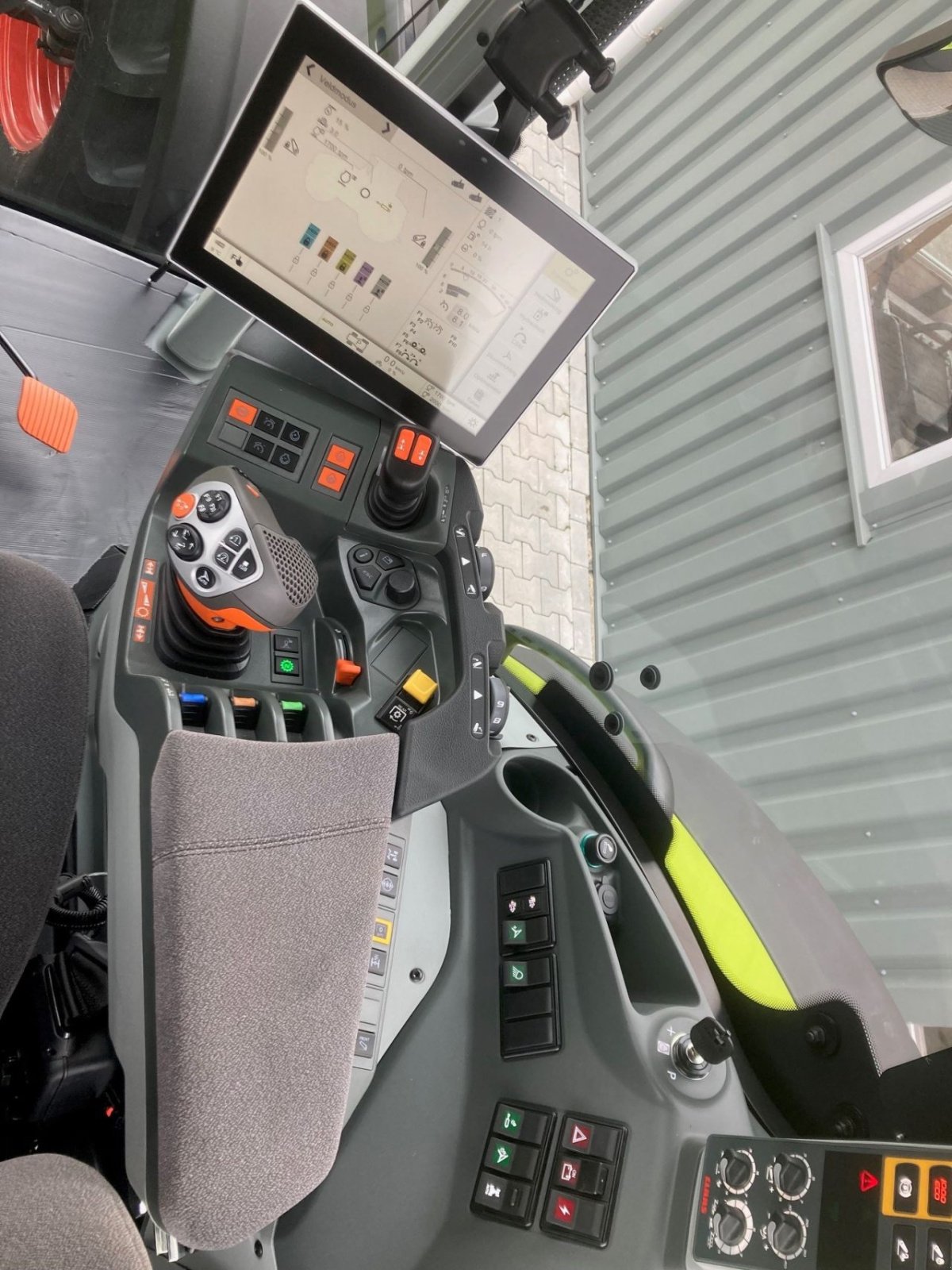 Traktor a típus Sonstige Claas Axion 830 First Cebis, Gebrauchtmaschine ekkor: Munnekzezijl (Kép 4)