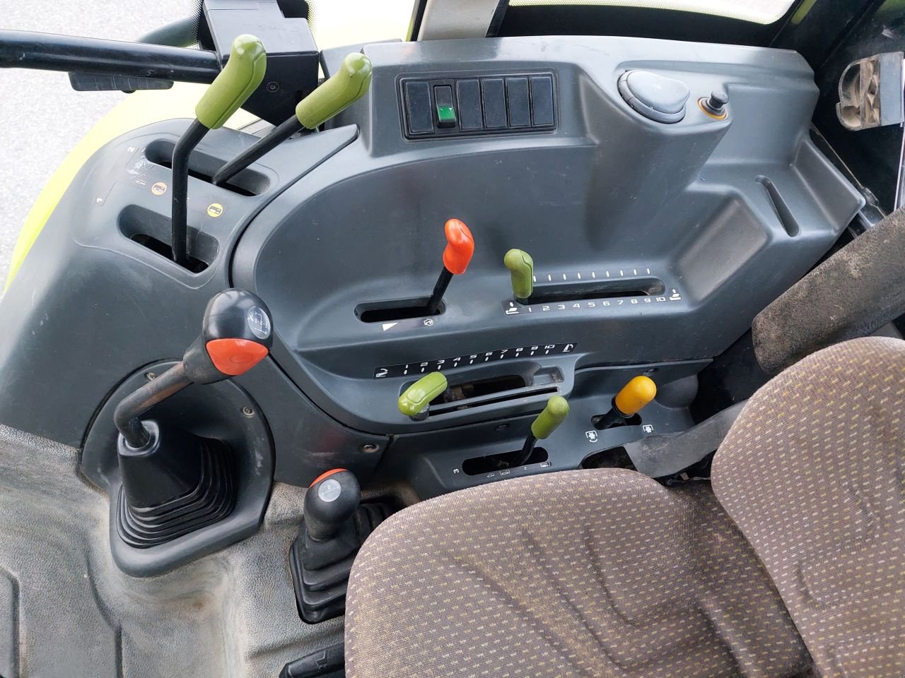 Traktor Türe ait Sonstige Claas Axos 310, Gebrauchtmaschine içinde Ouderkerk aan den IJssel (resim 10)