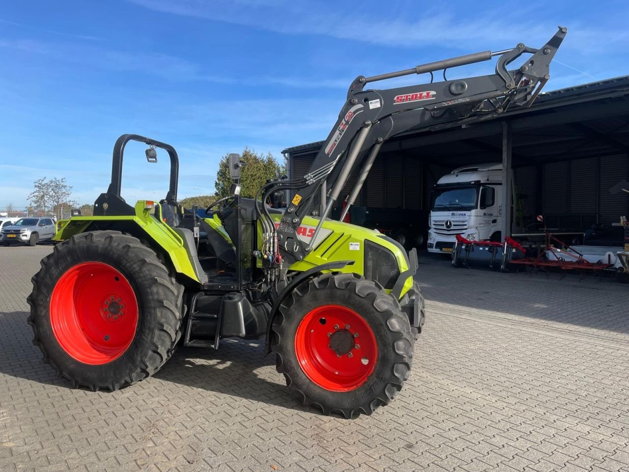 Traktor des Typs Sonstige Claas Axos 340 met Stoll voorlader, Gebrauchtmaschine in Roermond (Bild 2)