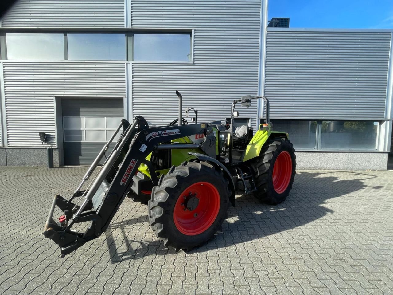 Traktor des Typs Sonstige Claas Axos 340 met Stoll voorlader, Gebrauchtmaschine in Roermond (Bild 11)
