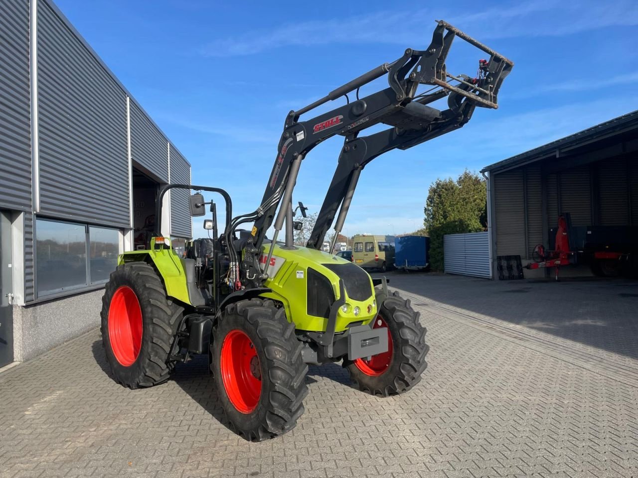 Traktor des Typs Sonstige Claas Axos 340 met Stoll voorlader, Gebrauchtmaschine in Roermond (Bild 1)