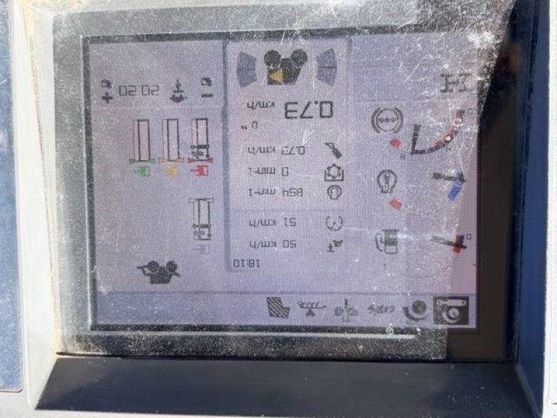 Traktor of the type Sonstige Claas Xerion 3800, Gebrauchtmaschine in Marknesse (Picture 3)