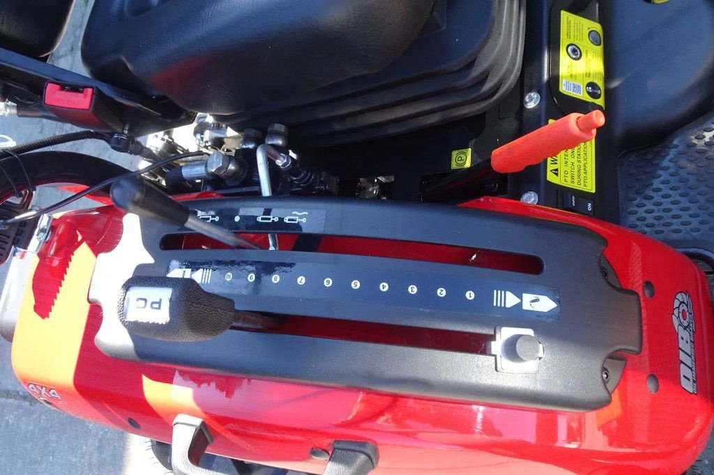 Traktor of the type Sonstige Compact tractor 263H ., Neumaschine in Losdorp (Picture 10)