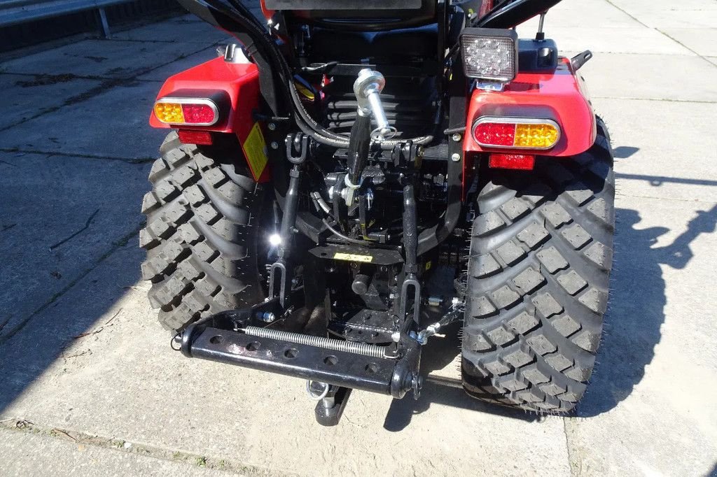 Traktor of the type Sonstige Compact tractor 263H ., Neumaschine in Losdorp (Picture 5)