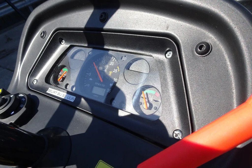 Traktor des Typs Sonstige Compact tractor 263H met voorlader ., Neumaschine in Losdorp (Bild 5)