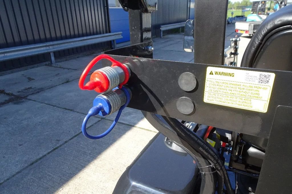 Traktor des Typs Sonstige Compact tractor 263H met voorlader ., Neumaschine in Losdorp (Bild 7)