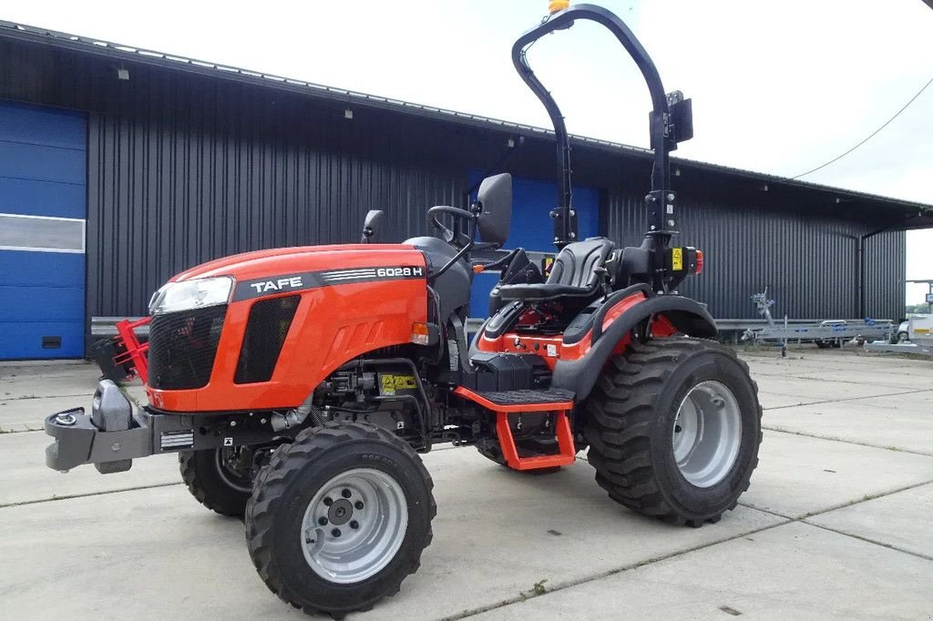Traktor του τύπου Sonstige Compact trekker 6028H, Neumaschine σε Losdorp (Φωτογραφία 1)