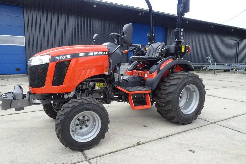 Traktor του τύπου Sonstige Compact trekker 6028H, Neumaschine σε Losdorp (Φωτογραφία 11)