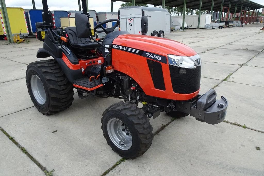 Traktor του τύπου Sonstige Compact trekker 6028H, Neumaschine σε Losdorp (Φωτογραφία 9)