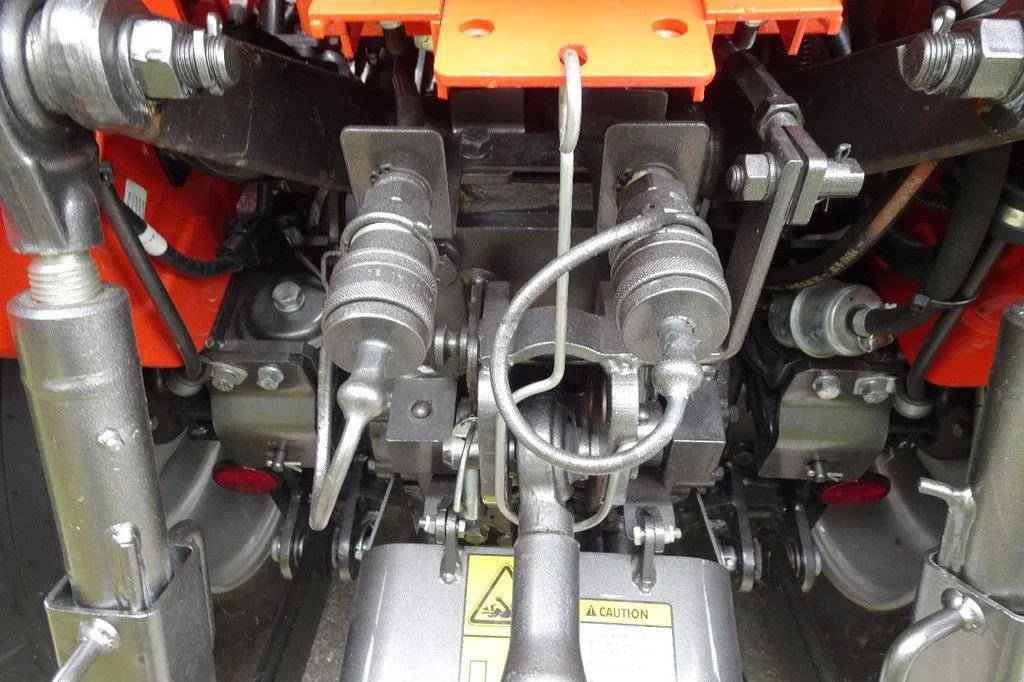 Traktor of the type Sonstige Compact trekker 6028M, Neumaschine in Losdorp (Picture 8)