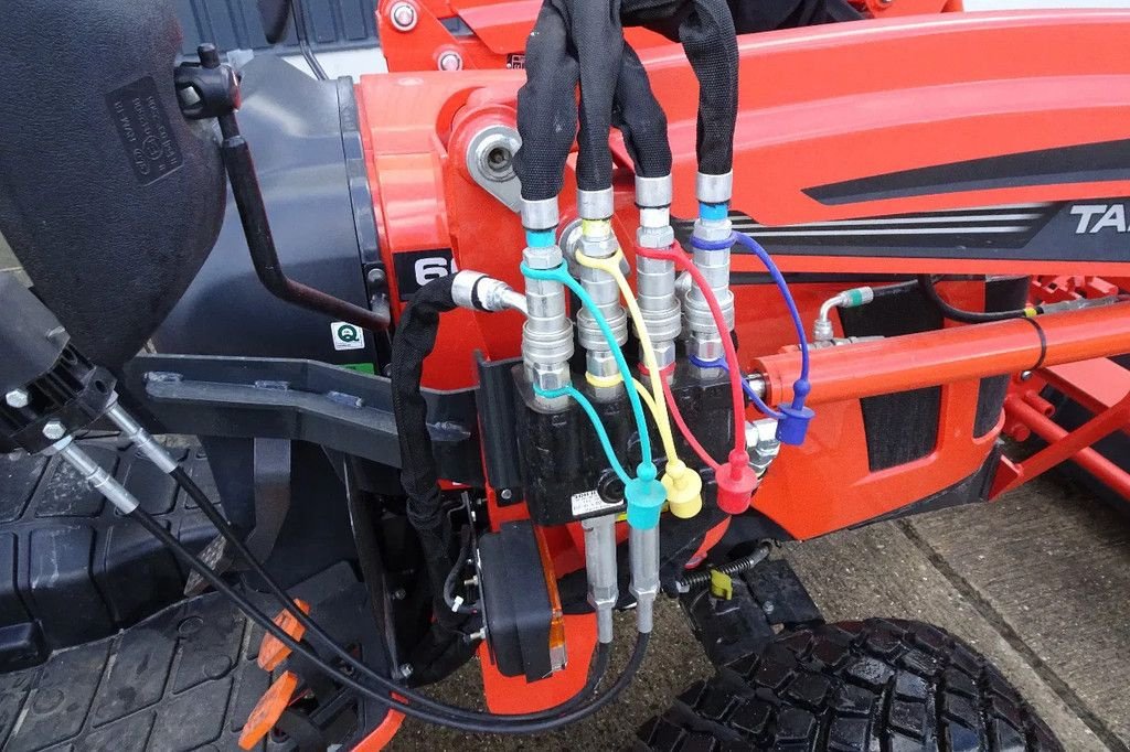 Traktor typu Sonstige Compact trekker met voorlader 6028H, Neumaschine v Losdorp (Obrázek 9)