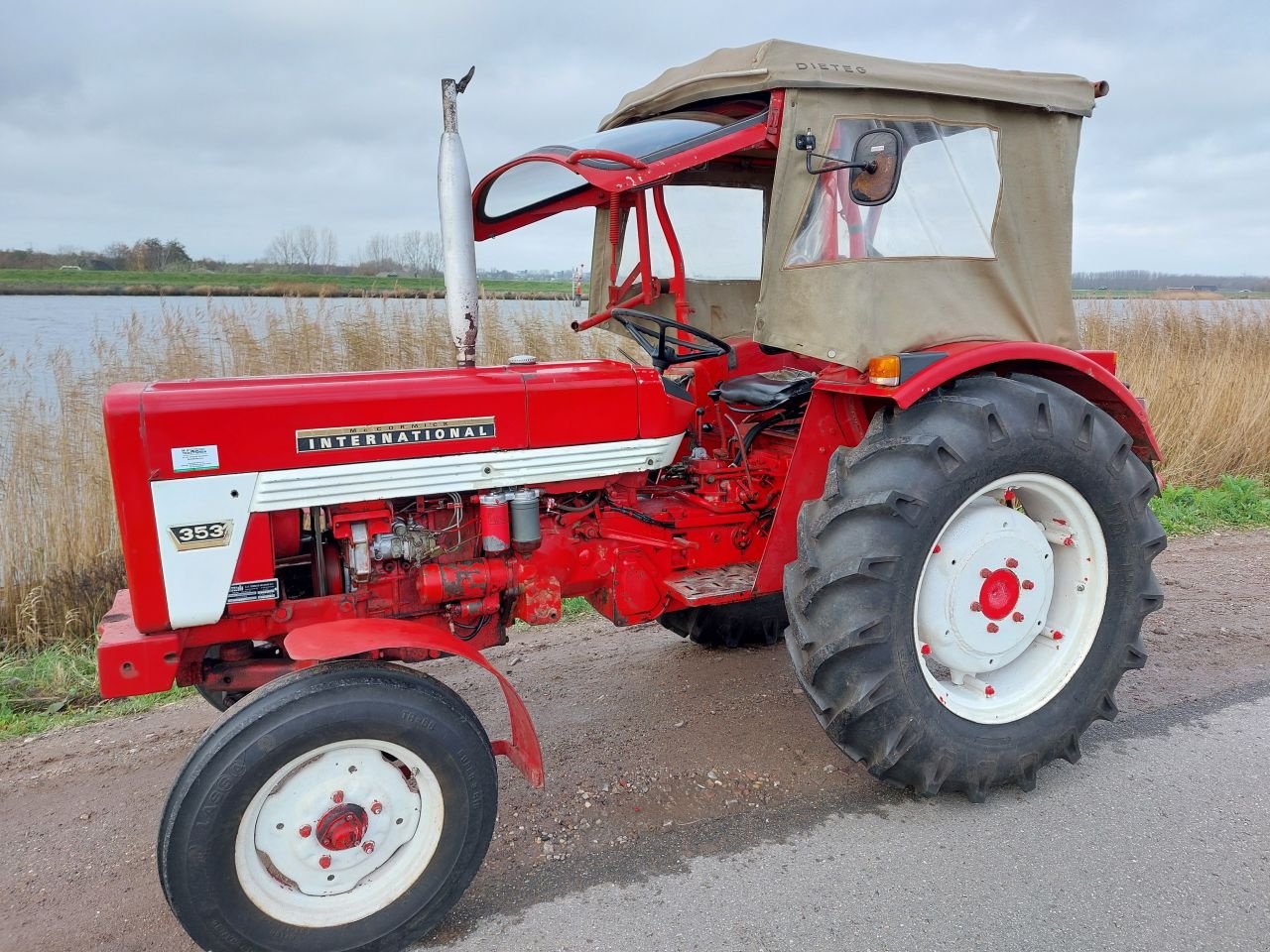 Traktor del tipo Sonstige International 353, Gebrauchtmaschine en Ouderkerk aan den IJssel (Imagen 1)