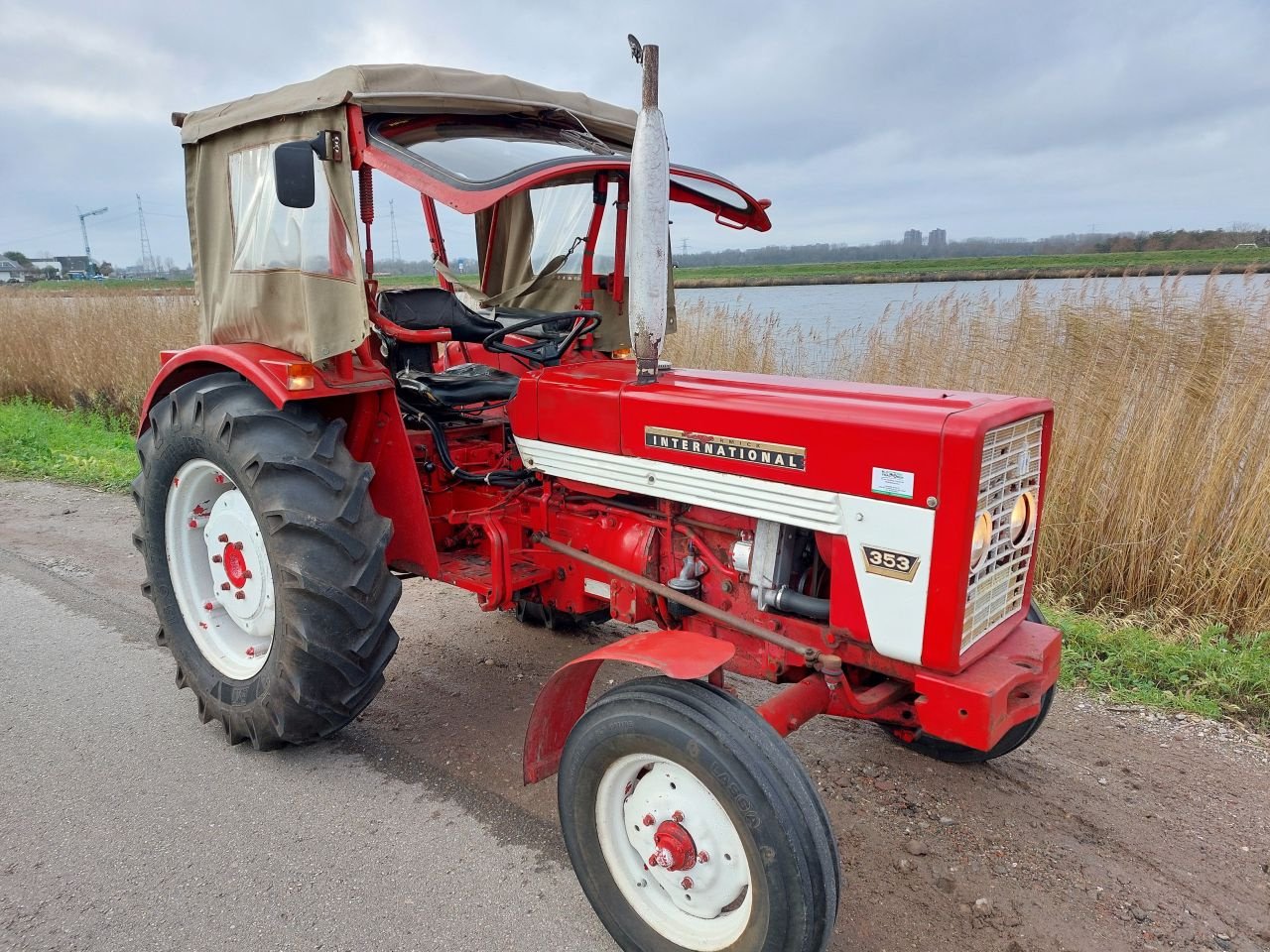 Traktor del tipo Sonstige International 353, Gebrauchtmaschine en Ouderkerk aan den IJssel (Imagen 2)