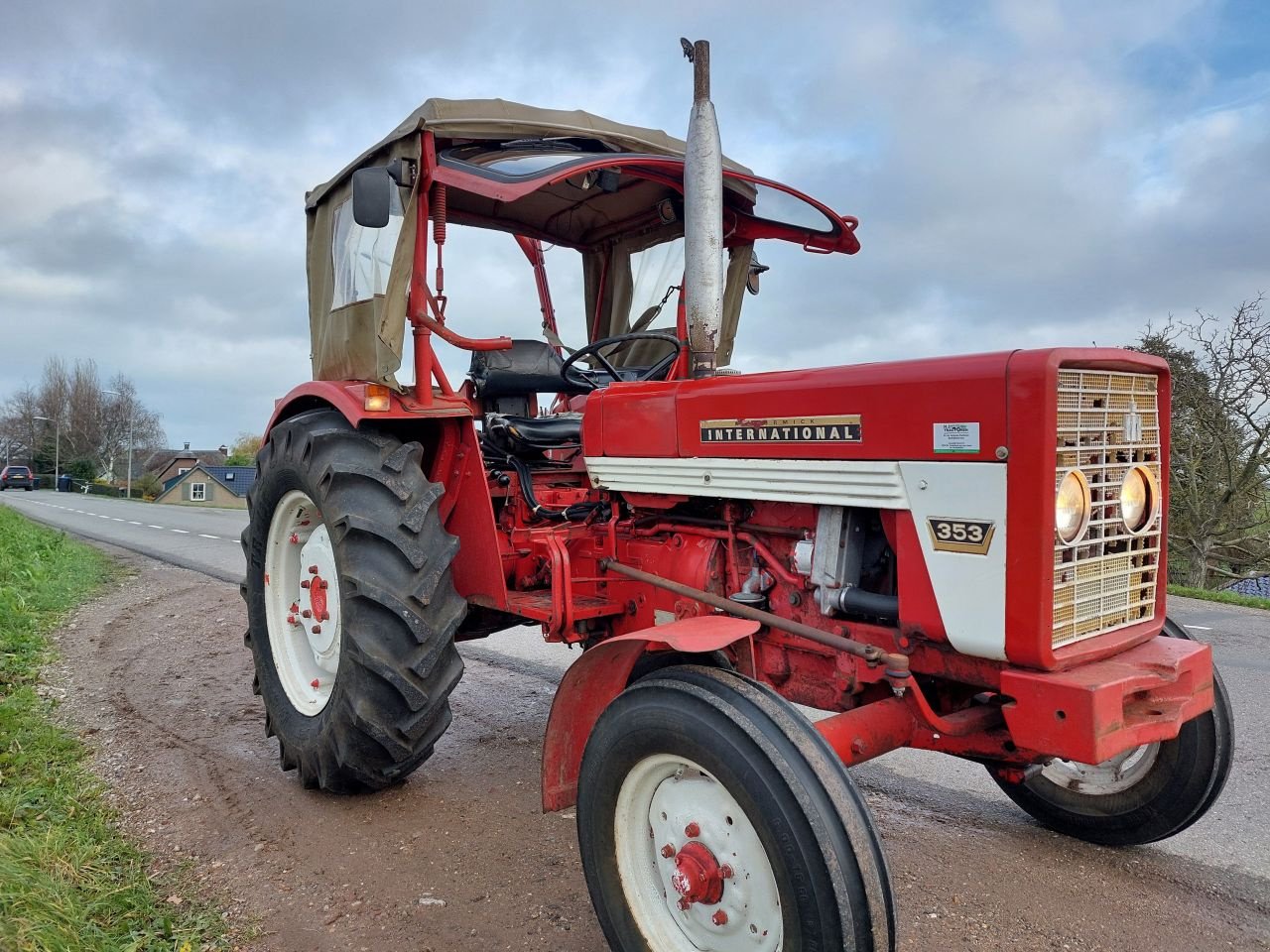 Traktor des Typs Sonstige International 353, Gebrauchtmaschine in Ouderkerk aan den IJssel (Bild 2)