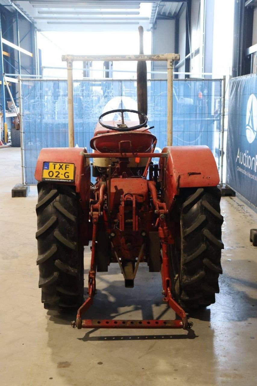 Traktor типа Sonstige International 423, Gebrauchtmaschine в Antwerpen (Фотография 5)