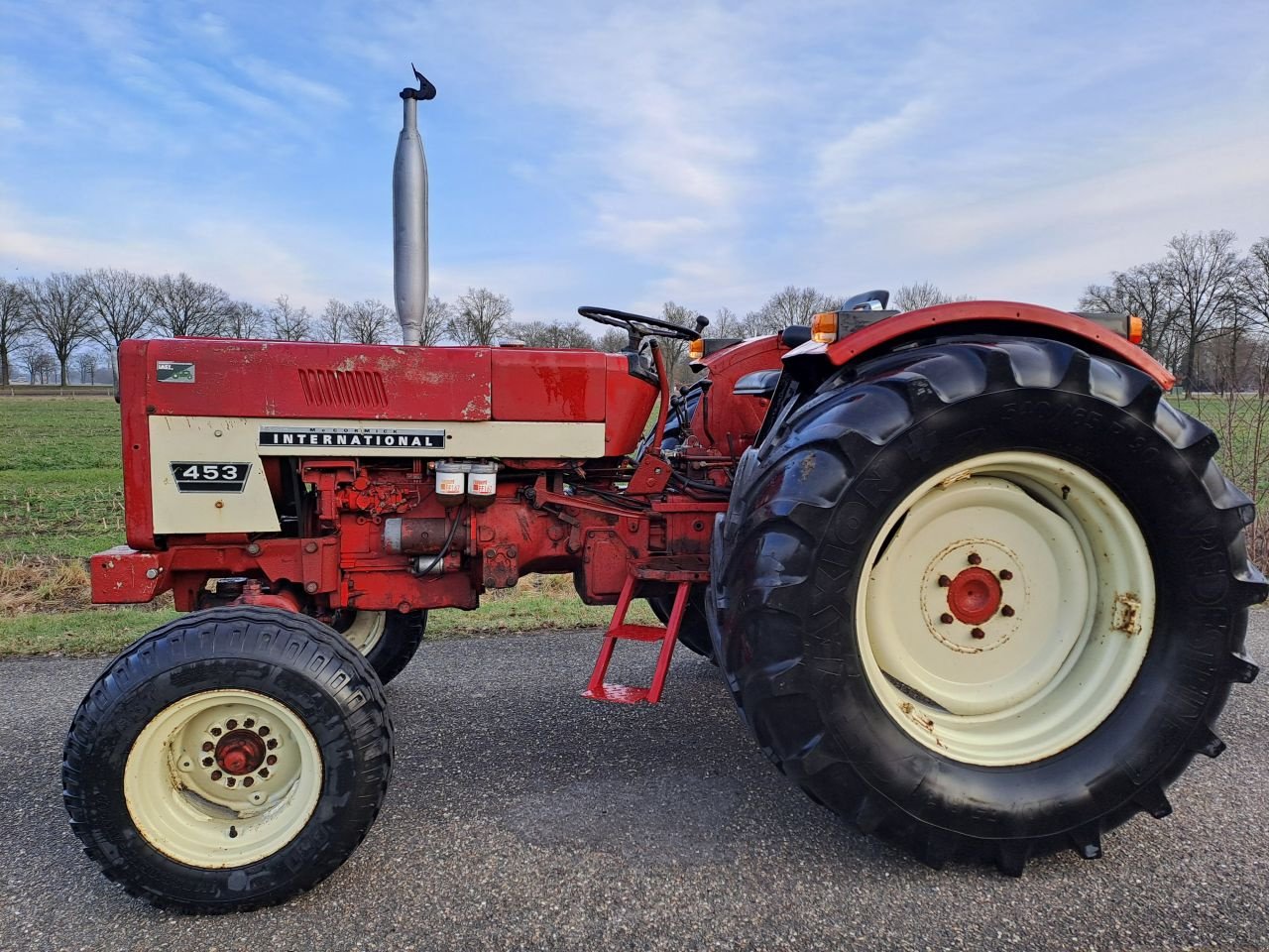 Traktor Türe ait Sonstige International IHC 453, Gebrauchtmaschine içinde Wierden (resim 3)